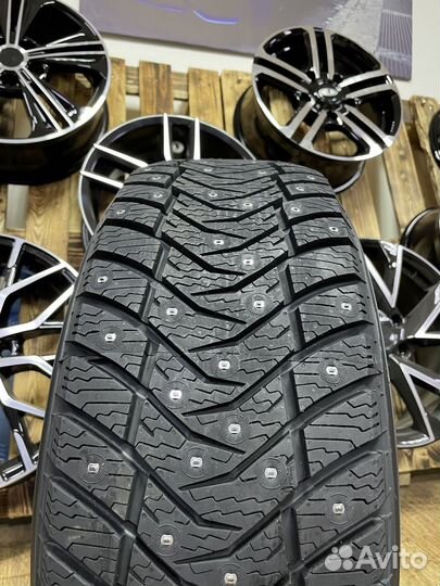 Yokohama IceGuard Stud IG65 225/45 R17 94T
