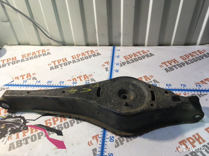 Фольксваген Гольф Рычаг задний левый нижний