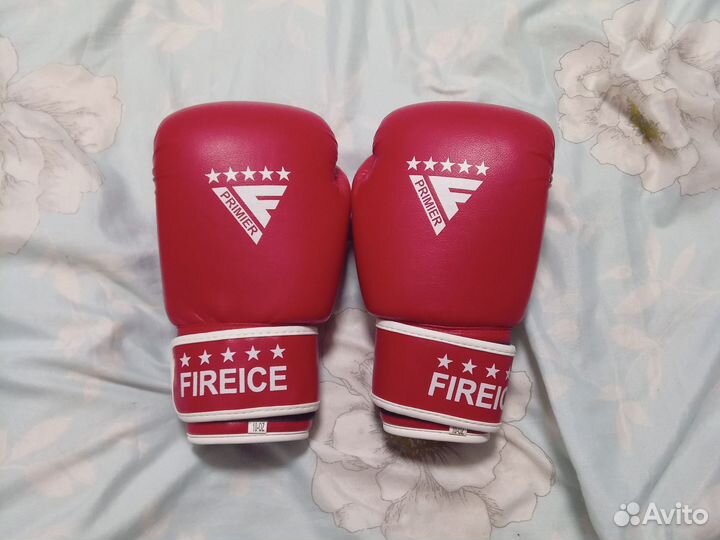 Боксерские перчатки 10 oz