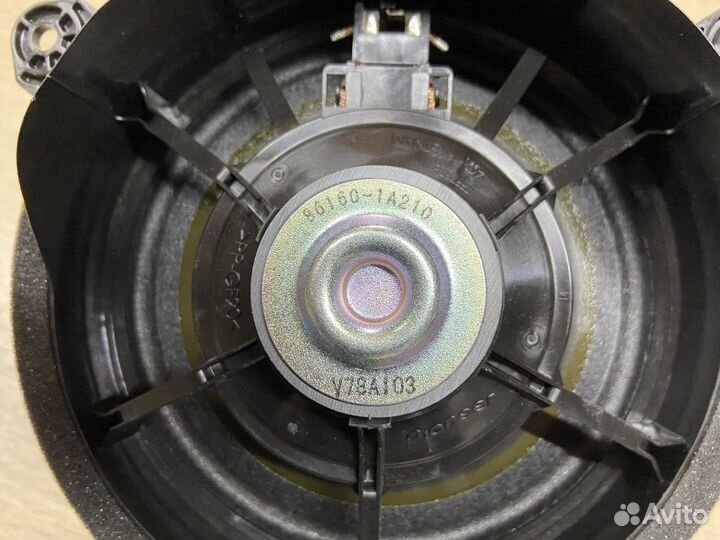 Колонка музыкальная (динамик) Toyota Camry 75