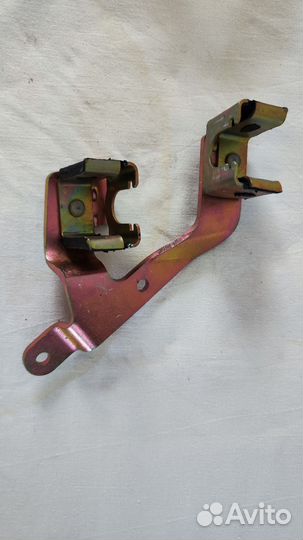 Кронштейн троса кпп