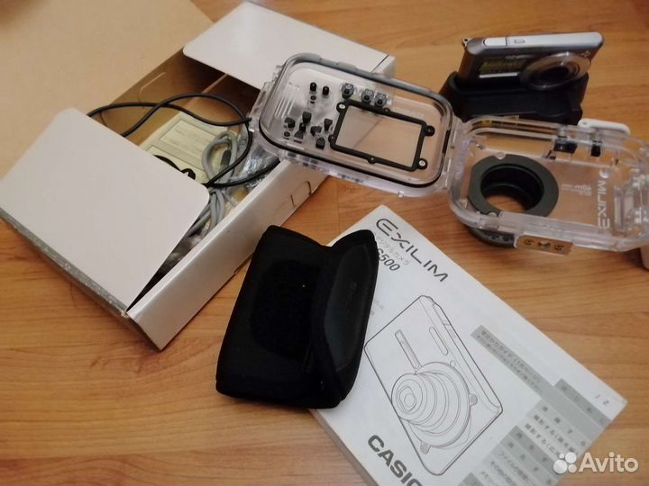 Цифромыльница Casio с подводным боксом