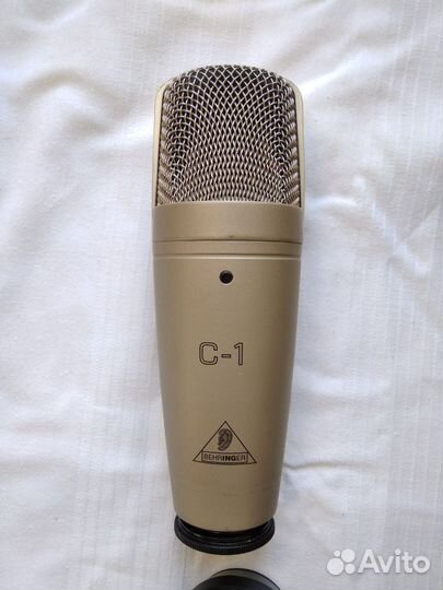 Студийный конденсаторный микрофон Behringer c1