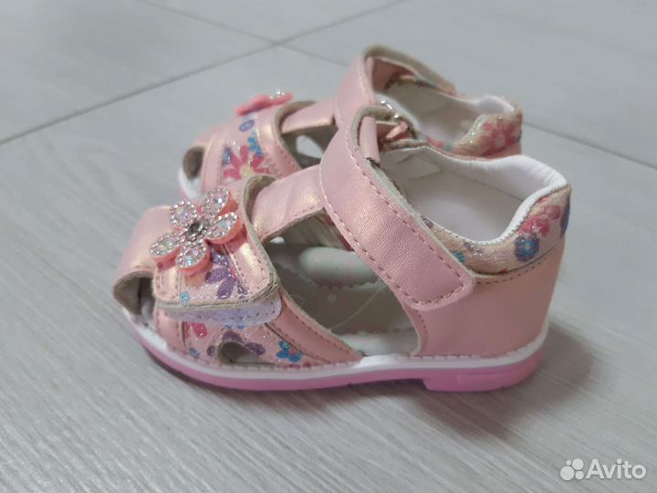 Сандали для девочки
