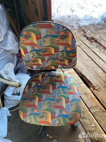 Стул детский на колесах
