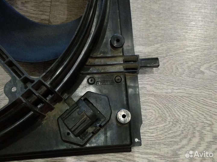 Диффузор вентилятора Nissan Qashqai