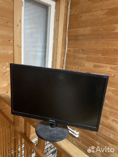 Монитор Philips 23,6 дюймов