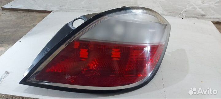 Фонарь задний правый Opel Astra H 2004-2007