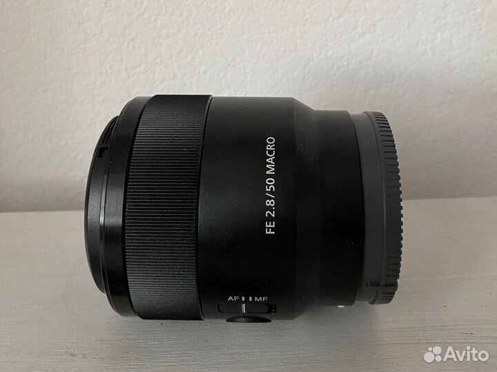 Объектив Sony FE 50mm F2.8 macro