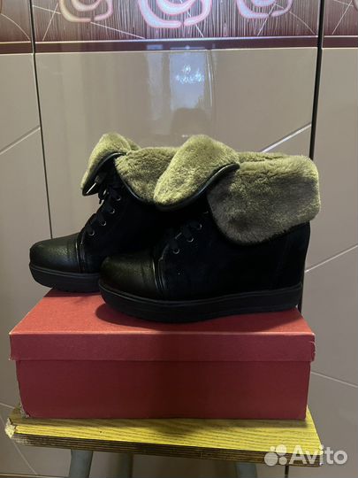 Ботинки женские