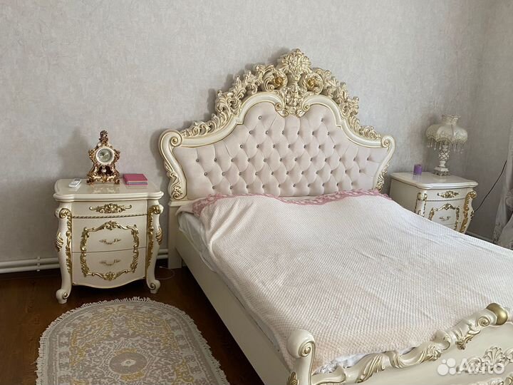 Спальный гарнитур