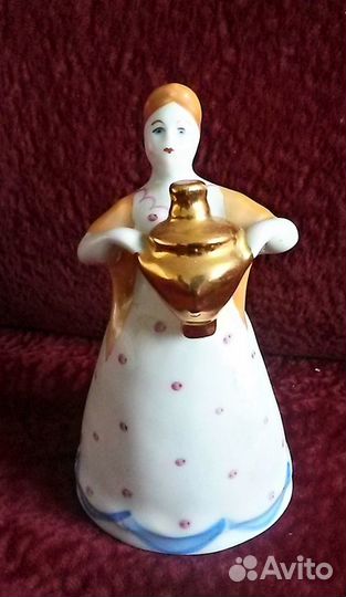 Статуэтка. Купчиха с самоваром. Дулево
