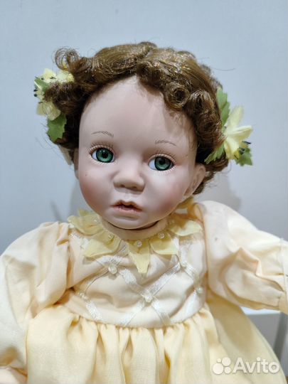 Кукла фарфоровая коллекционная