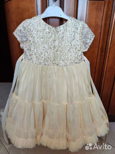 Праздничное пышное платье 98р