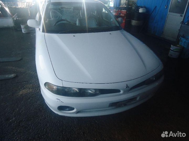 Обшивка двери Mitsubishi Galant E52A