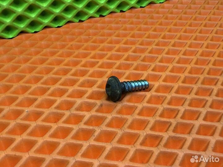 Болт скобы дроссельной заслонки Renault Logan
