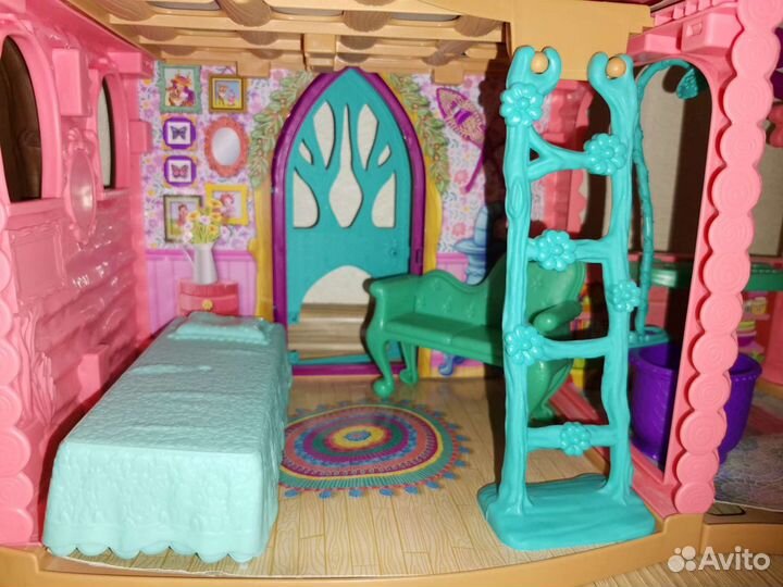 Кукольный домик с куклами