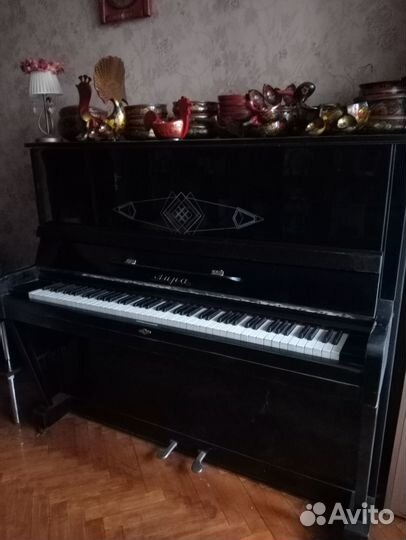 Пианино Лира Самовывоз