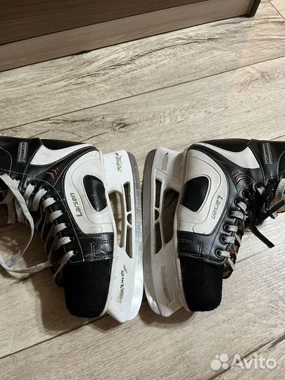 Коньки хоккейные