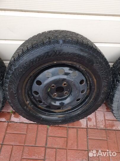 Колеса на KIA RIO Gislaved Frost 200 195/65 R15