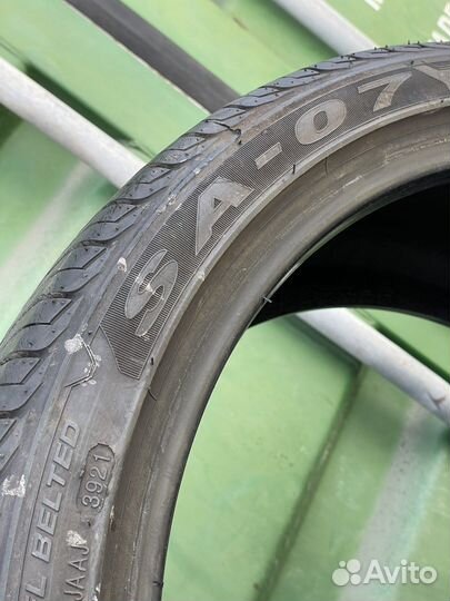 Westlake SA07 255/35 R19 96W