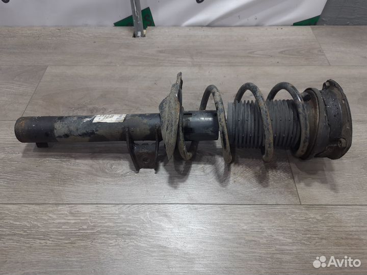 Передняя стойка в сборе для 1.4 Skoda Octavia A7