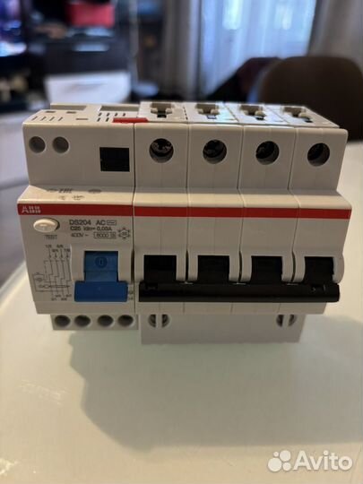 Дифференциальный автомат ABB DS204 AC-C25/0,03