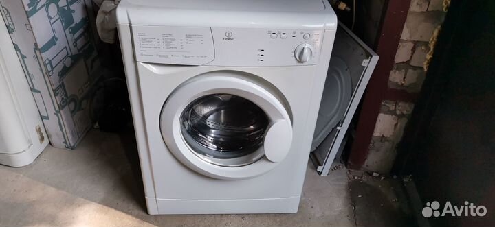 Узкая стиралка Candy GrandO Vita Smart на 8 кг