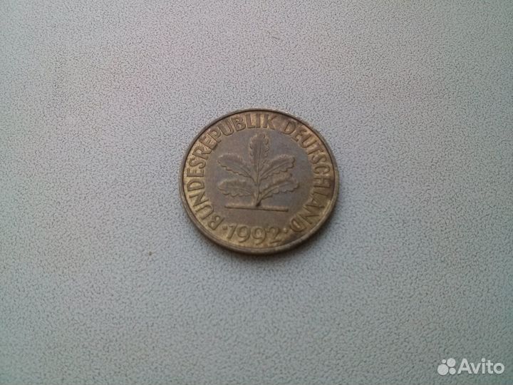 Старые монеты и купюры