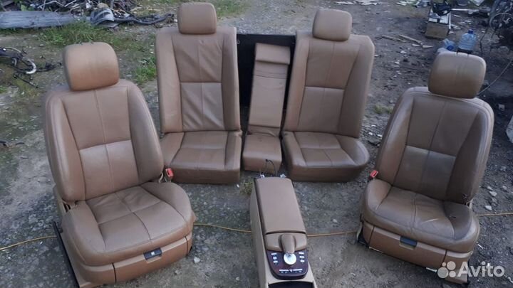 Сиденье слева и справа сзади Mercedes-Benz S-Class