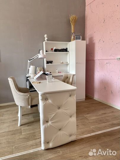 Стол маникюрный