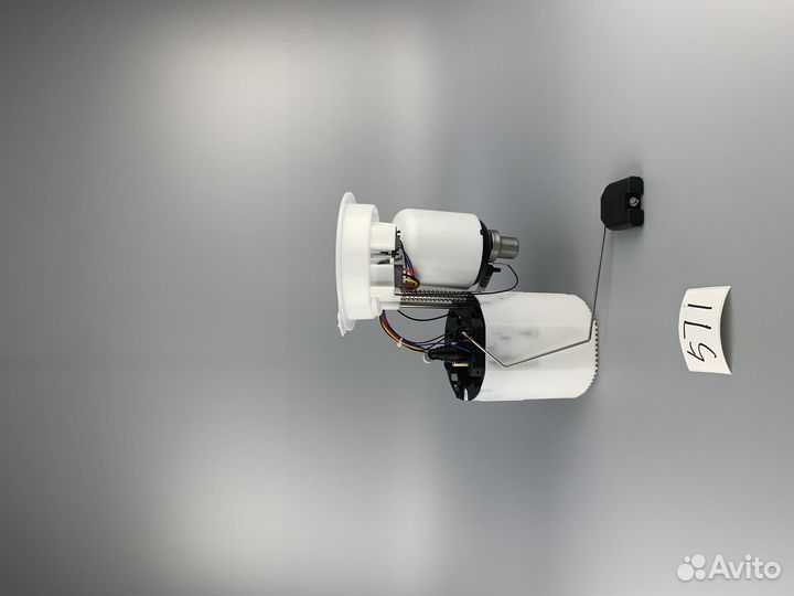 Бензонасос в сборе + датчик уровня топлива audi A4