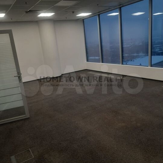 Офис с окном на 12 этаже - 32.28 м²