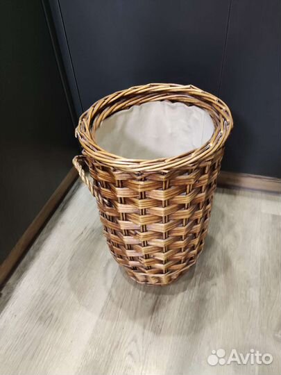 Корзина плетеная с крышкой