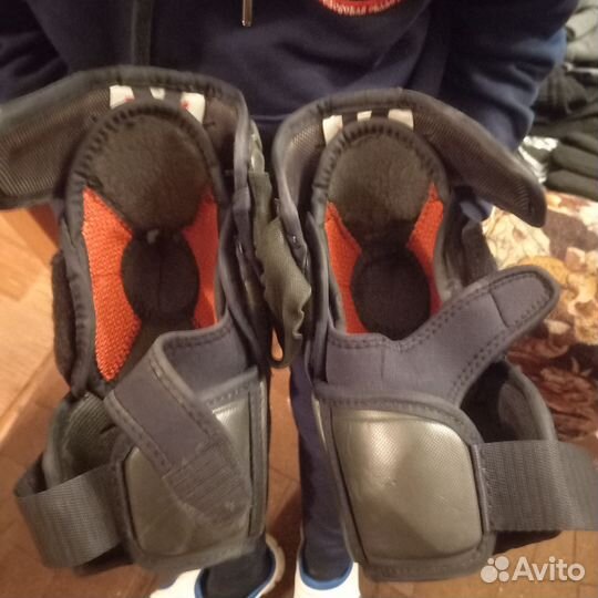 Налокотники хоккейные ccm sr