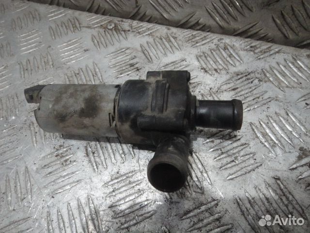 Насос водяной (помпа) Bora (98-05) /Jetta 4 (98-05) ('электро) 1.8T б\у (арт. 0392020039)