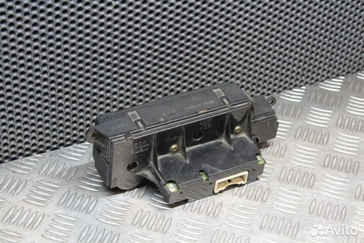 Блок управления климатической установкой Toyota Ch