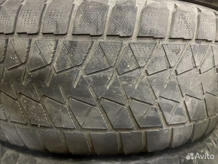 Bridgestone Blizzak DM-V2 275/50 R22