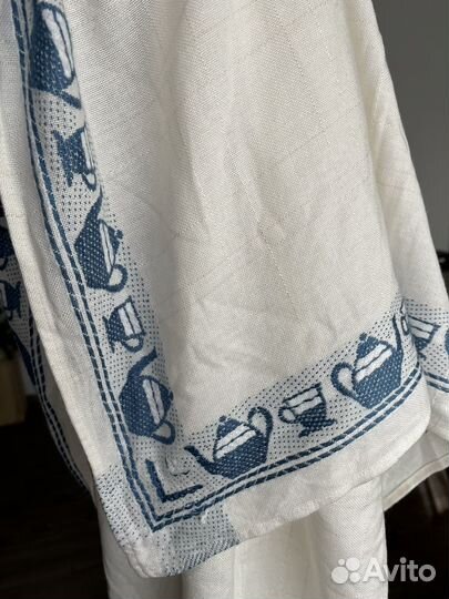 Скатерть с голубыми чайниками