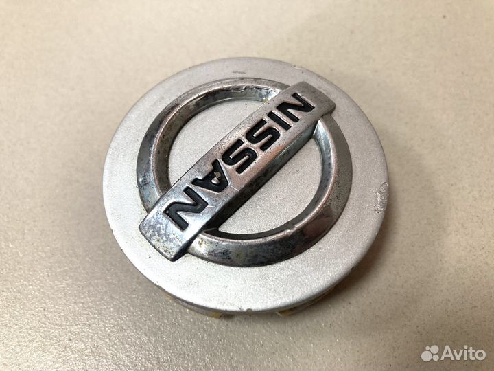 Колпачок центральный диска 40342-AV610 Nissan