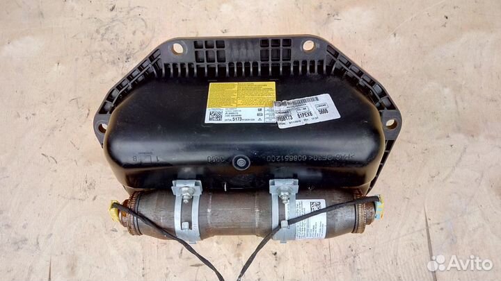 Подушка безопасности в торпедо на Опель Инсигния