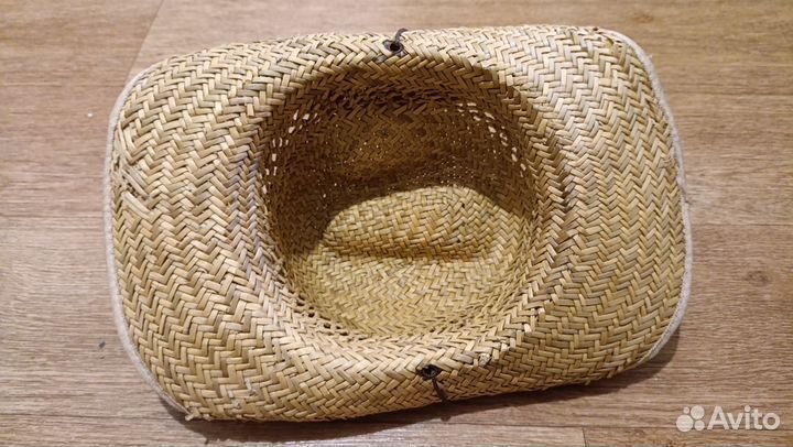 Шляпa coлoмeннaя. Лeтняя