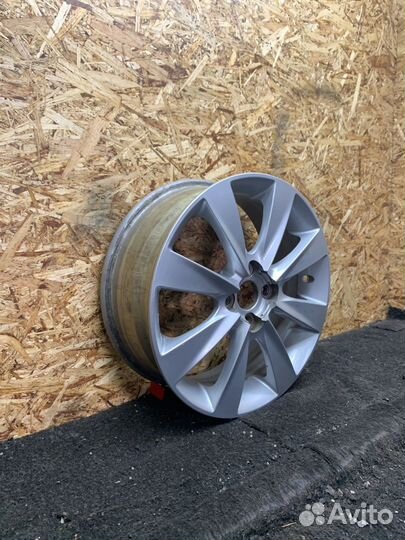 Диск литой r16 4*100