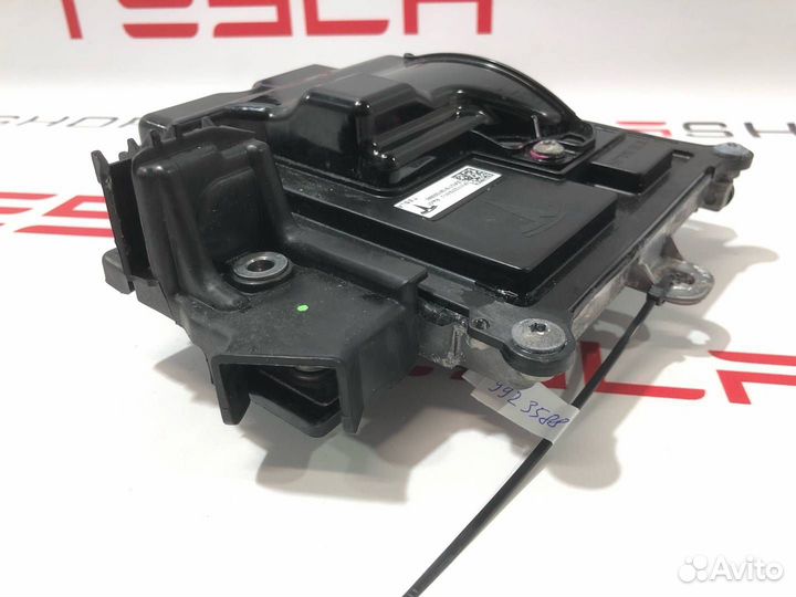 Блок электронных предохранителей Tesla Model X