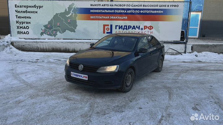 Катализатор Volkswagen Jetta (A6) 1K0131701. С кат