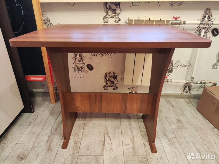 Продам столик
