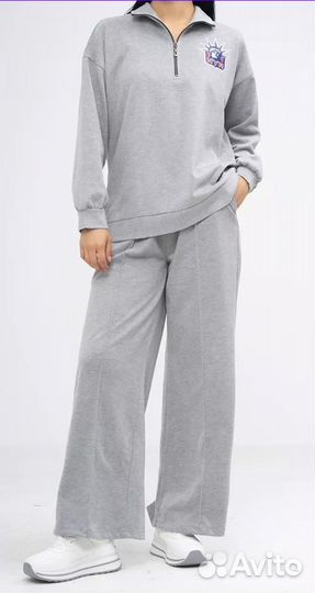 Спортивный костюм женский