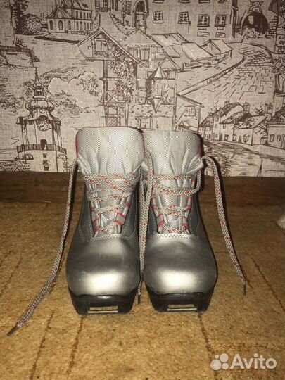 Лыжные ботинки