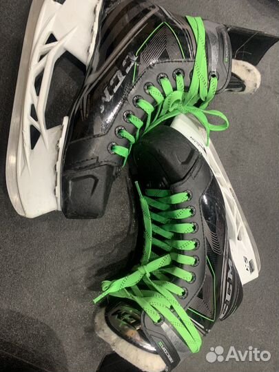 Коньки хоккейные