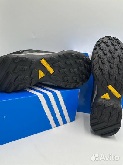 Кроссовки adidas terrex